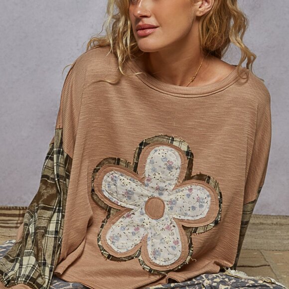 #117 POL Round Neck Balloon Sleeve Top - Picture 6 of 7